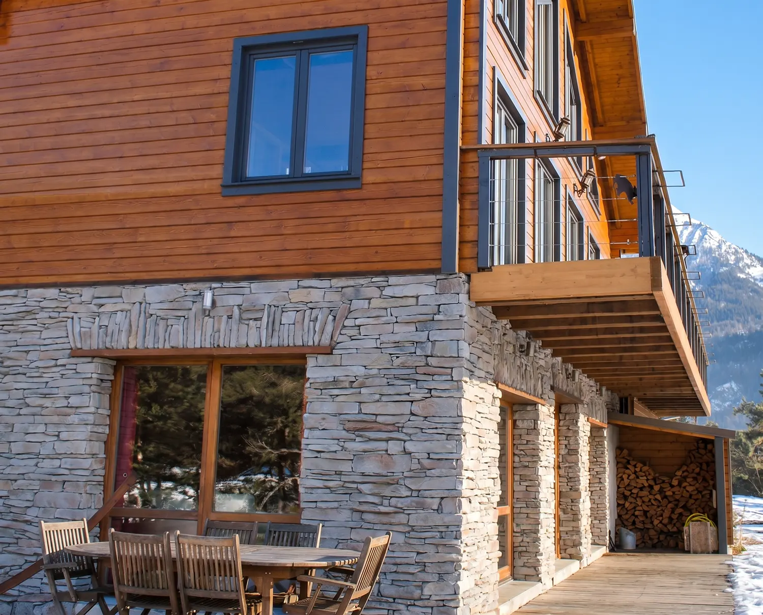 Chalet moderne en pierre